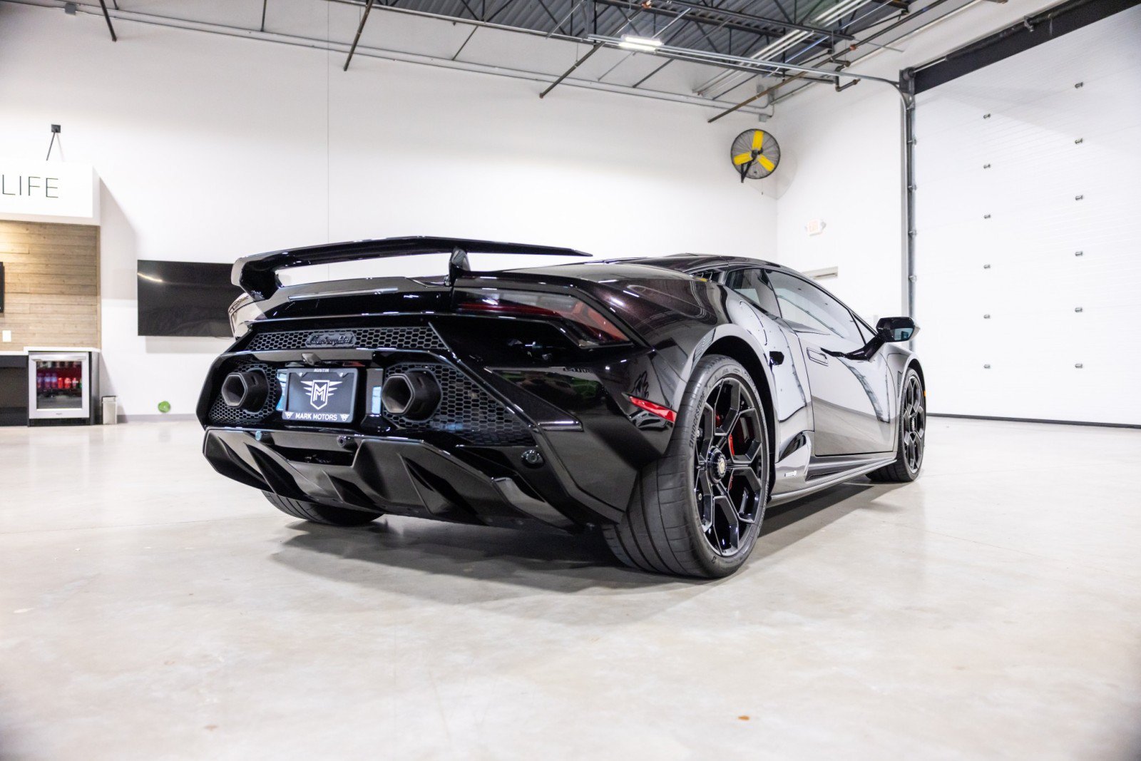 Used 2024 Lamborghini Huracan Tecnica RWD image 4