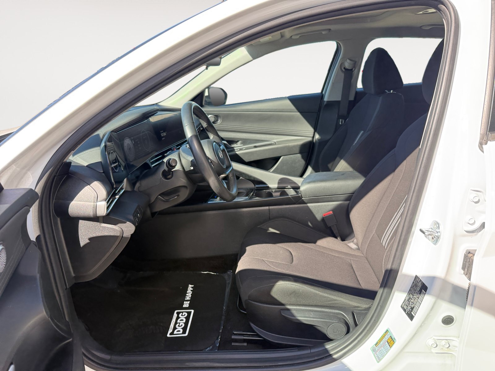 Used 2025 Hyundai Elantra SEL FWD image 10