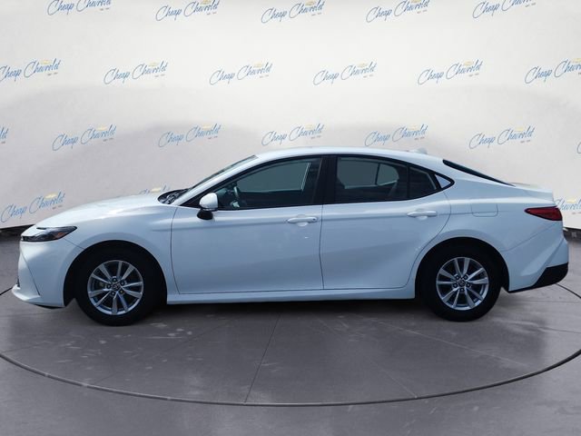 Used 2025 Toyota Camry LE FWD image 2
