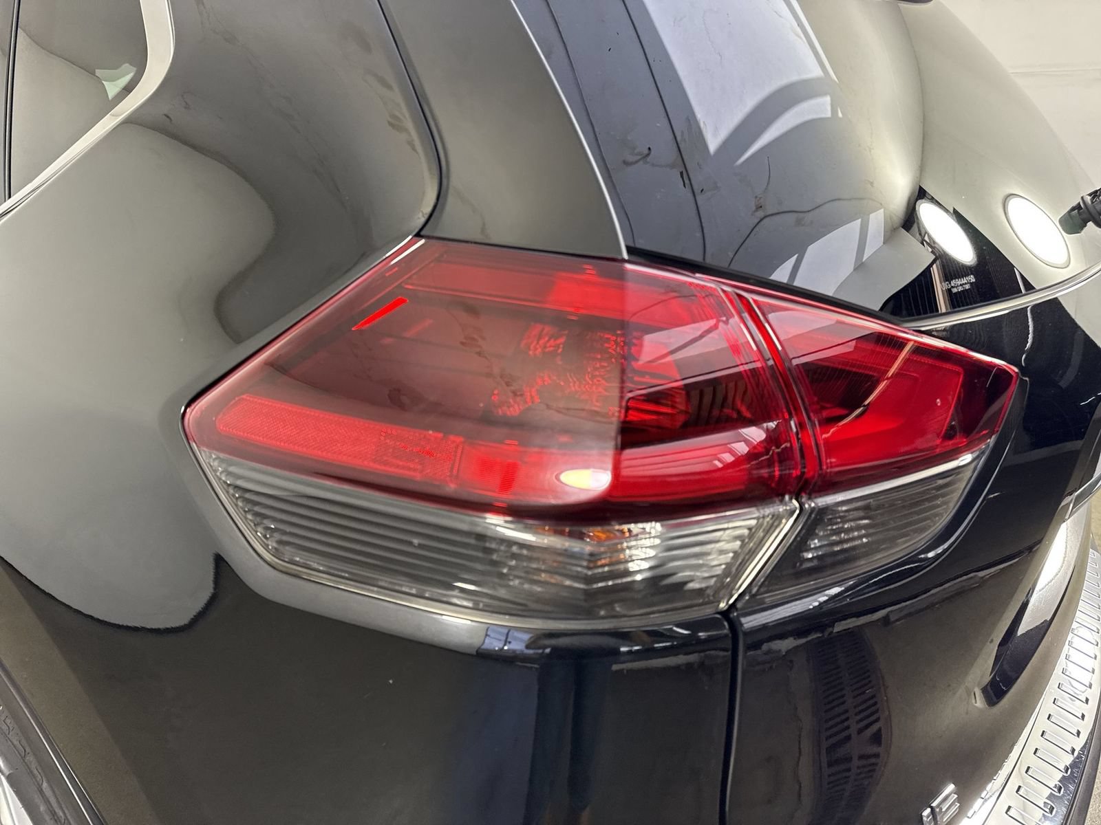 Used 2018 Nissan Rogue SV AWD/4WD image 29