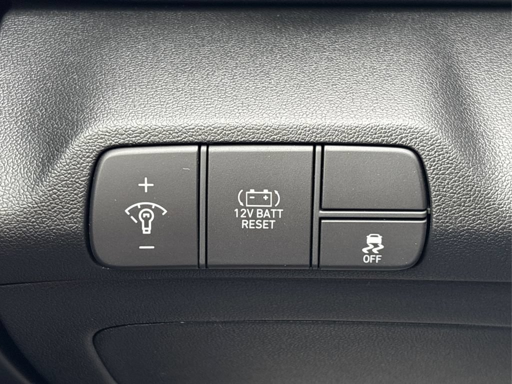 New 2026 Hyundai Elantra SEL FWD image 28