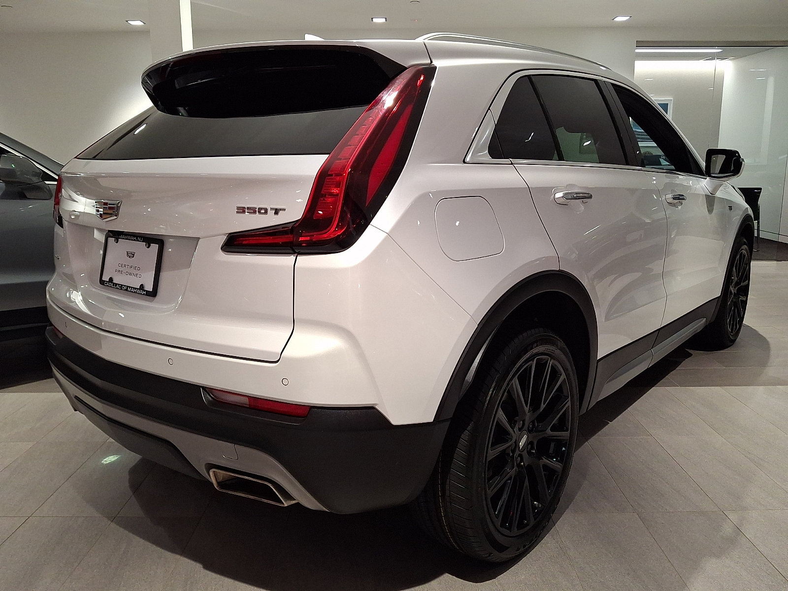 Certified 2023 Cadillac XT4 Premium Luxury w/ Cold Weather Package AWD/4WD image 4