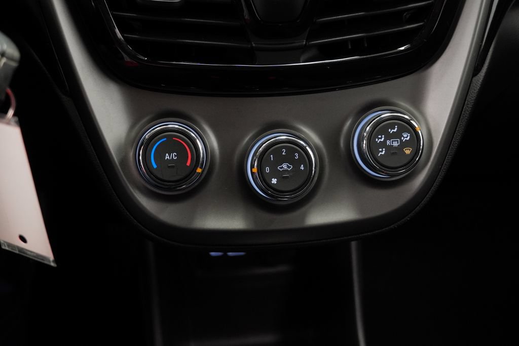 Used 2019 Chevrolet Spark LT FWD image 17