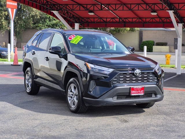 Used 2024 Toyota RAV4 XLE FWD image 3