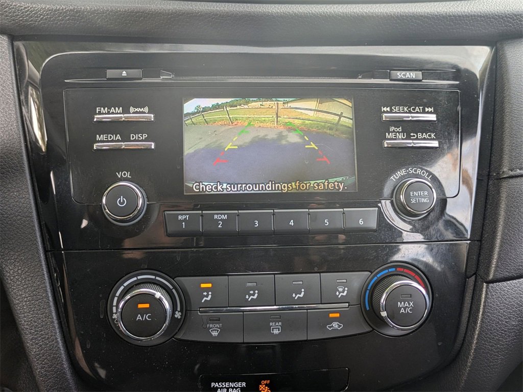 Used 2017 Nissan Rogue S image 15