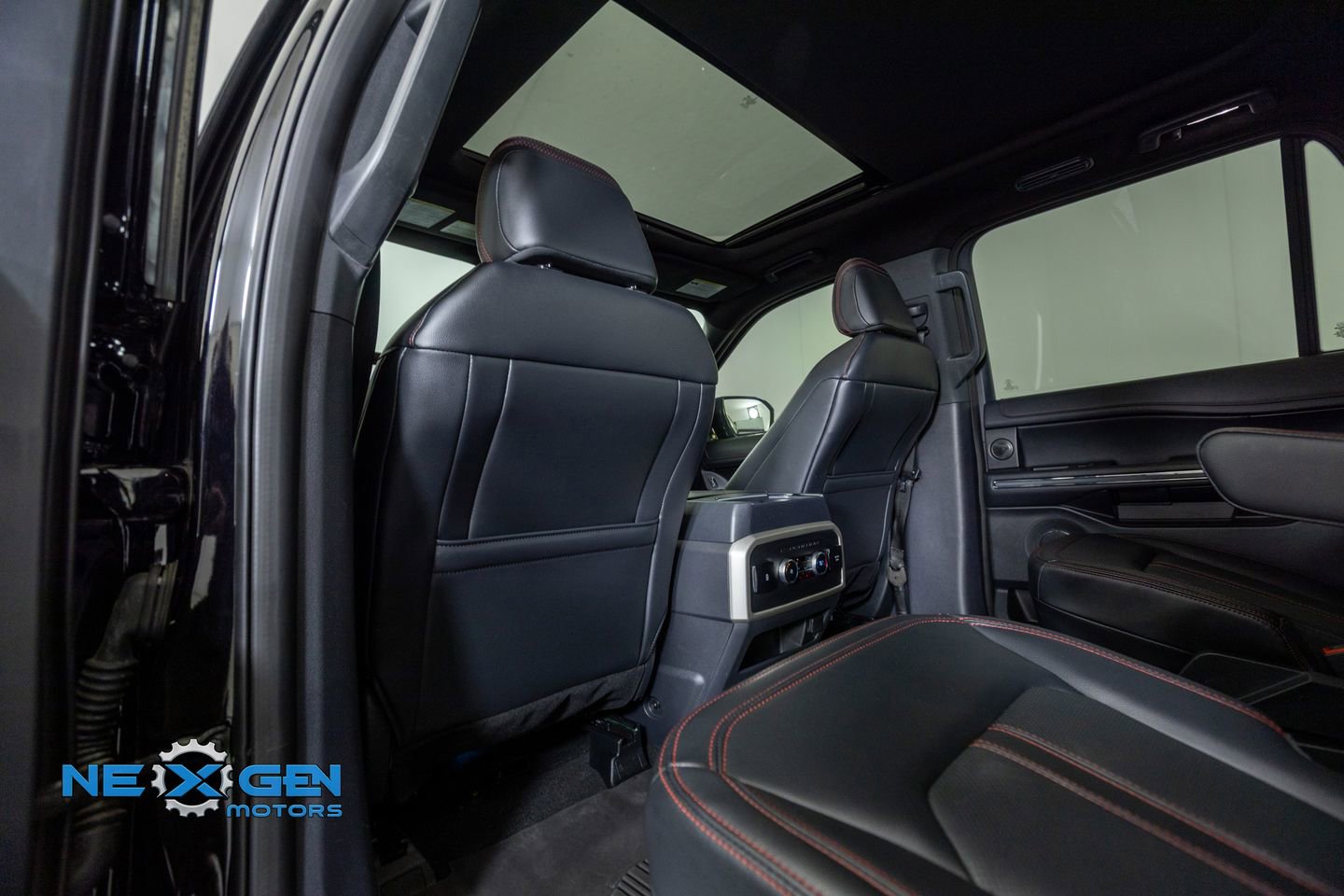 Used 2024 Ford Expedition Max Limited image 25