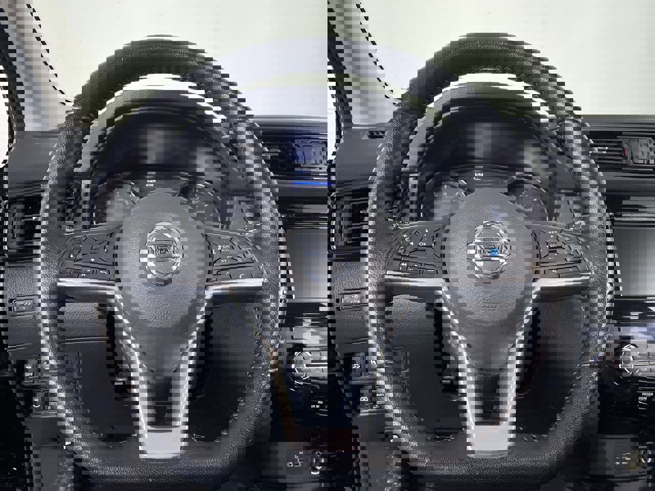 Used 2020 Nissan Rogue Sport SV w/ Technology Package image 13