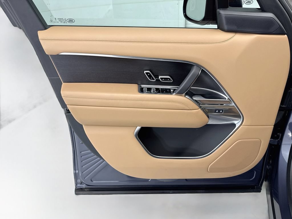 Certified 2026 Land Rover Range Rover SE AWD/4WD image 22