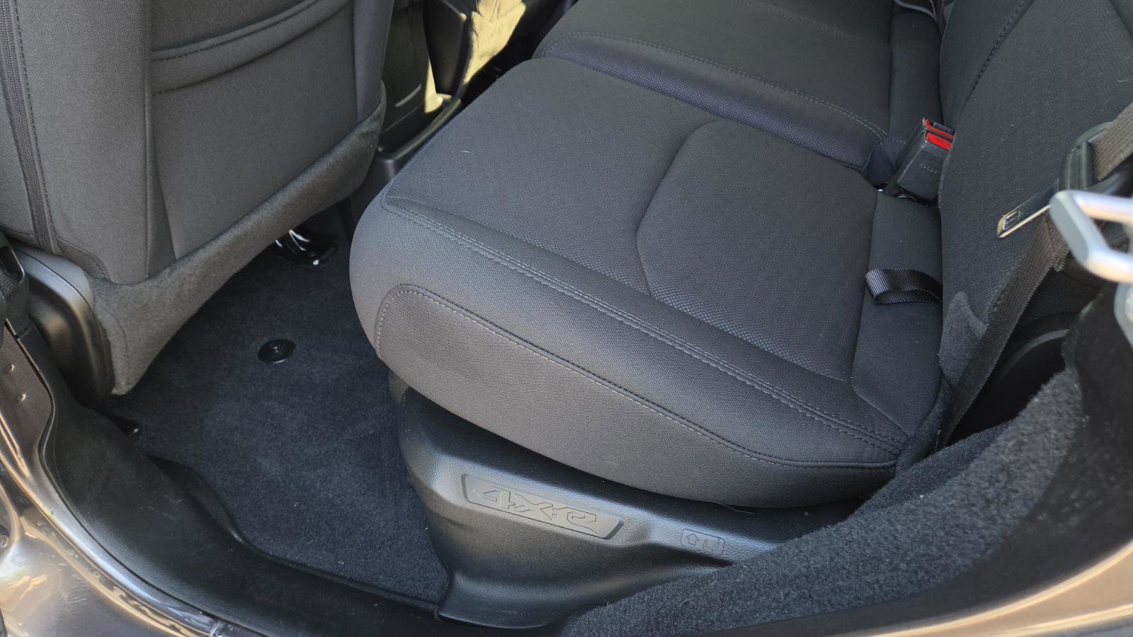 Used 2023 Jeep Wrangler Unlimited w/ Cold Weather Group image 48