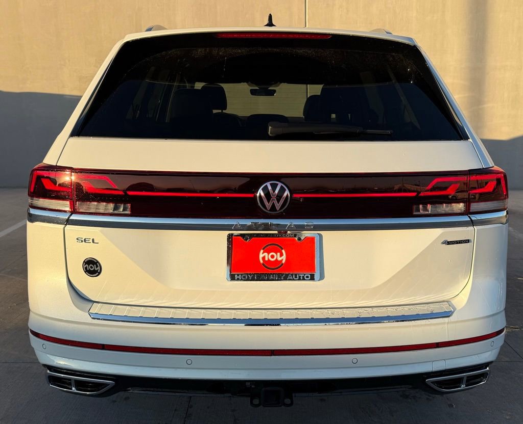 Certified 2025 Volkswagen Atlas SEL Premium R-Line image 4