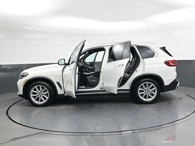 Used 2023 BMW X5 xDrive40i w/ Climate Comfort Package image 37