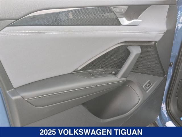 New 2025 Volkswagen Tiguan SE image 10