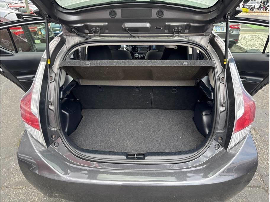 Used 2015 Toyota Prius C Two image 19