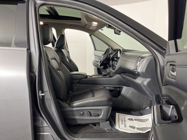 Used 2023 Nissan Pathfinder SL w/ SL Premium Package AWD/4WD image 40