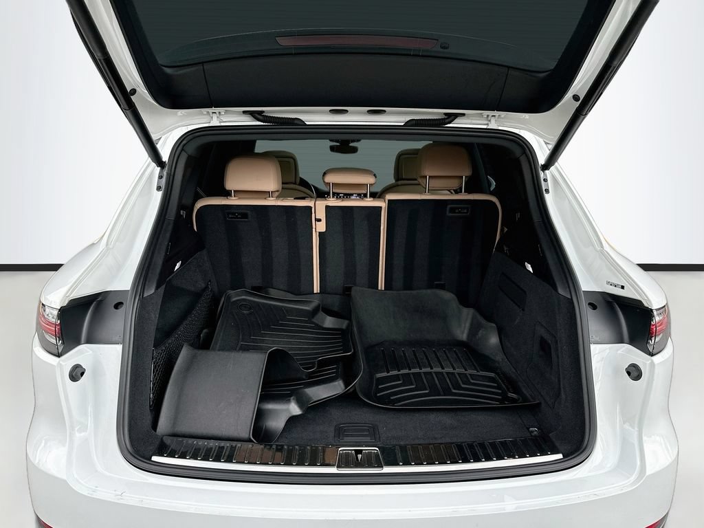 Certified 2023 Porsche Cayenne S w/ Premium Package Plus AWD/4WD image 28