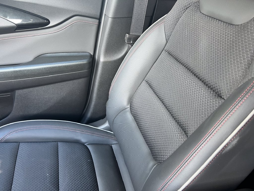 Used 2023 Chevrolet TrailBlazer RS w/ Sun and Liftgate Package AWD/4WD image 35