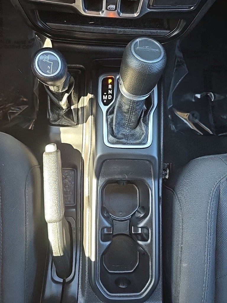 Certified 2022 Jeep Gladiator Willys image 30