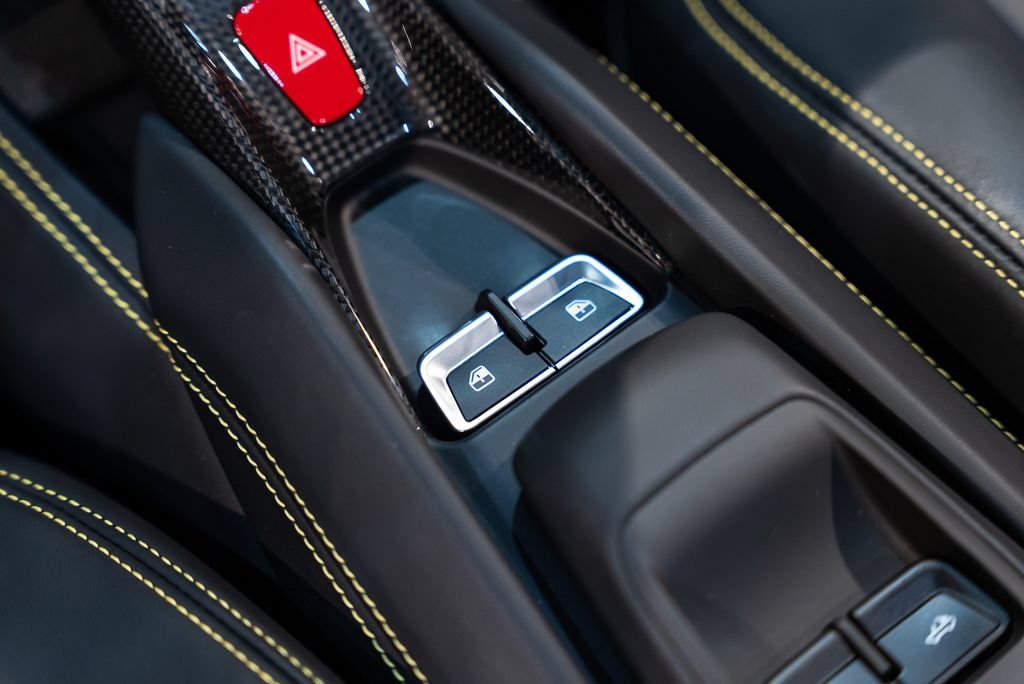 Certified 2021 Ferrari F8 Tributo RWD image 50