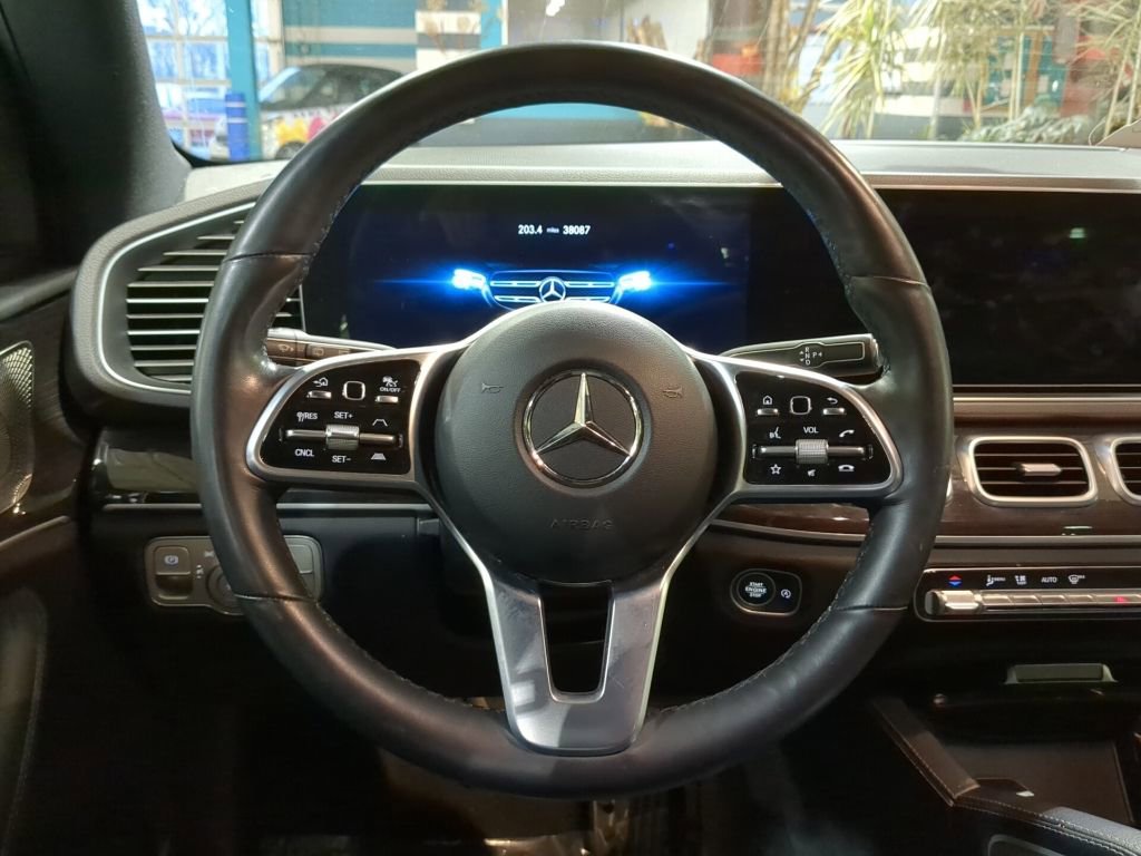 Used 2022 Mercedes-Benz GLE 350 4MATIC image 2