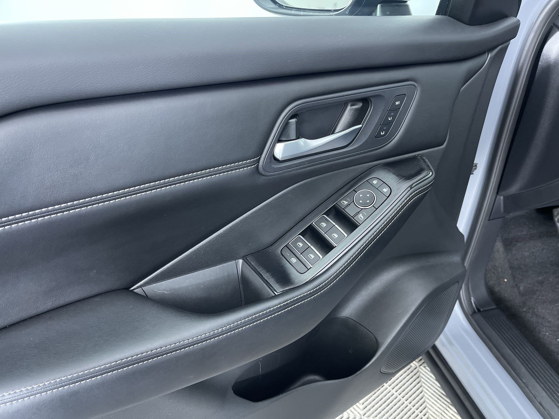 Certified 2024 Nissan Rogue SL w/ SL Premium Package image 14