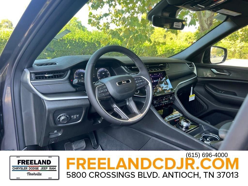 New 2025 Jeep Grand Cherokee L Altitude image 16