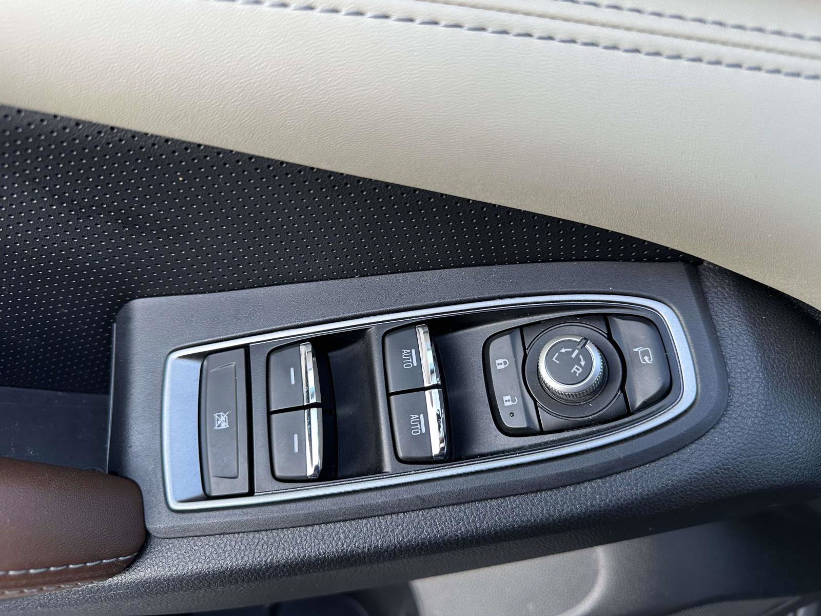 Used 2022 Subaru Ascent Touring w/ Popular Package #2A image 18