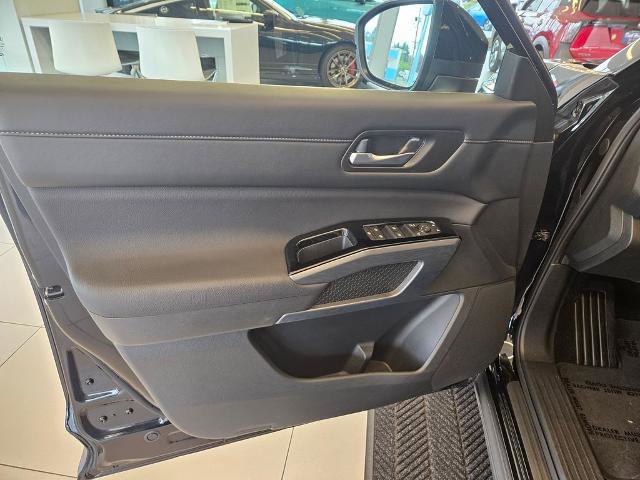 Certified 2025 Nissan Pathfinder SL AWD/4WD image 13