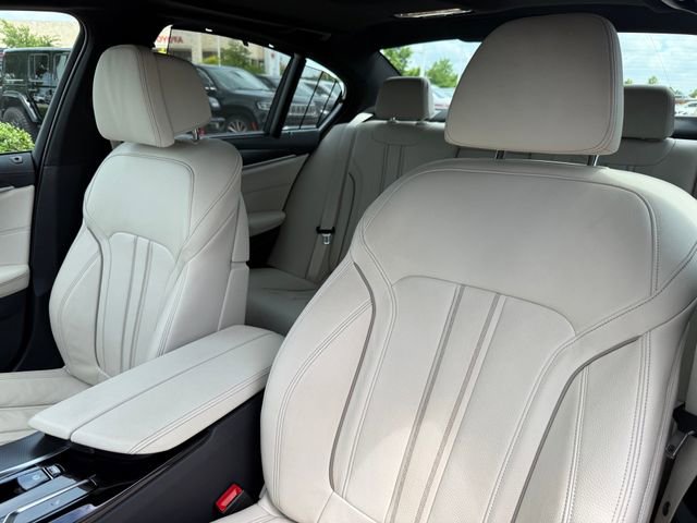Used 2023 BMW M550i xDrive AWD/4WD image 12