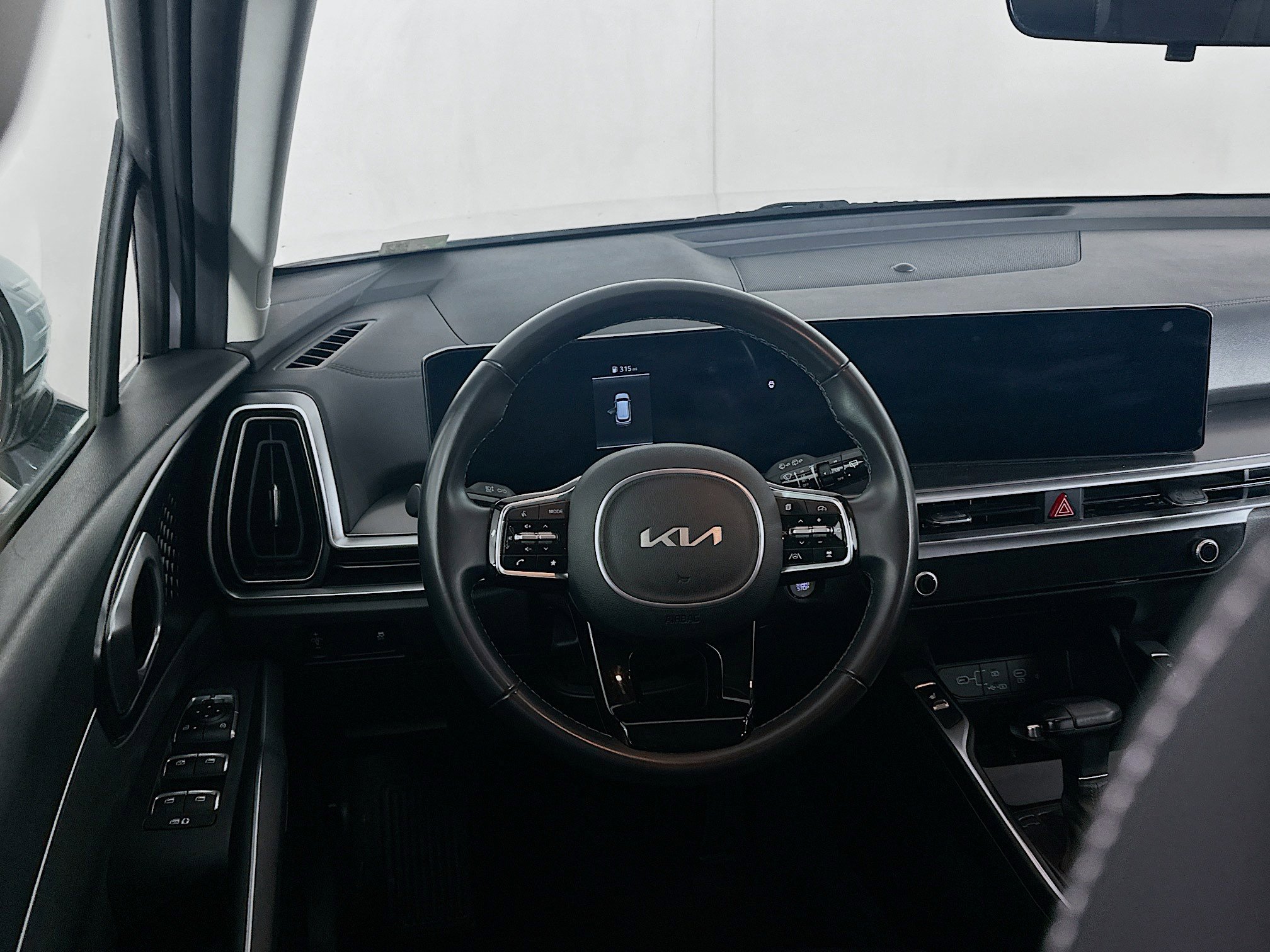 Used 2024 Kia Sorento S image 18