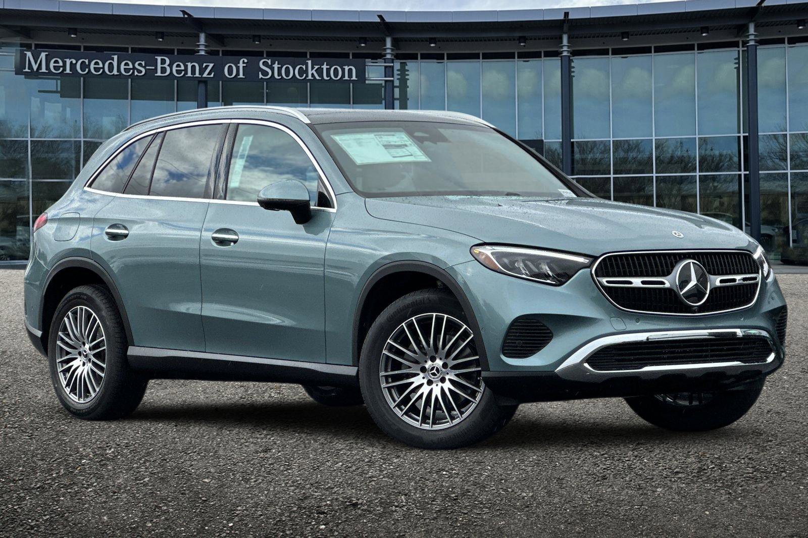 New 2026 Mercedes-Benz GLC 300 4MATIC image 2