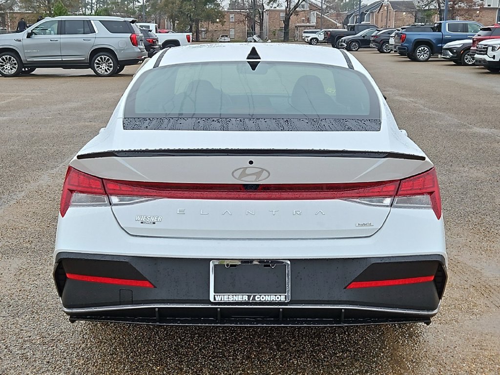 Used 2025 Hyundai Elantra SEL FWD image 11