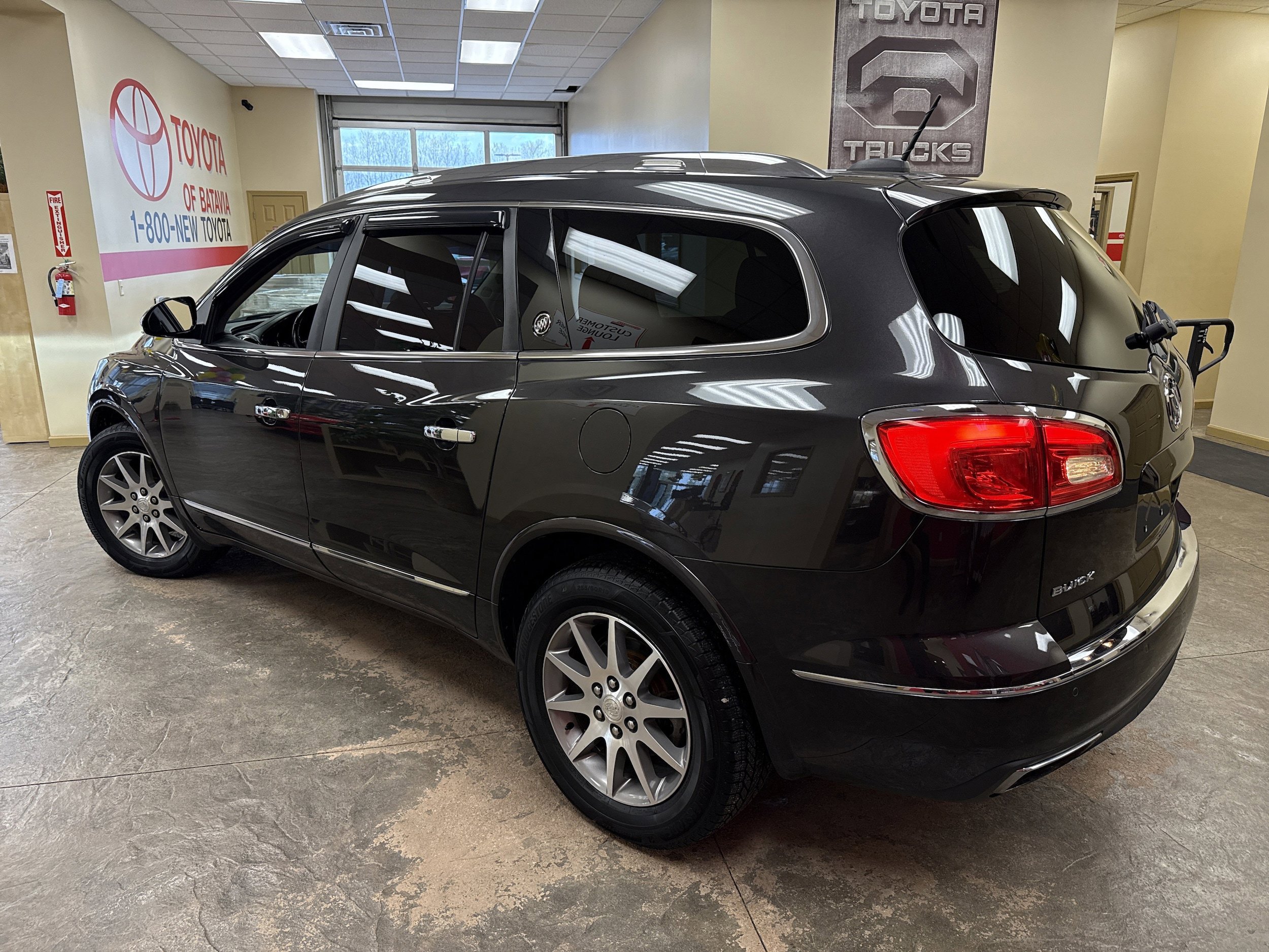 Used 2017 Buick Enclave Leather AWD/4WD image 22
