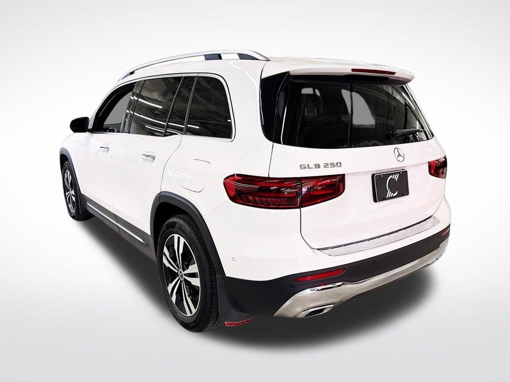 Used 2025 Mercedes-Benz GLB 250 image 3