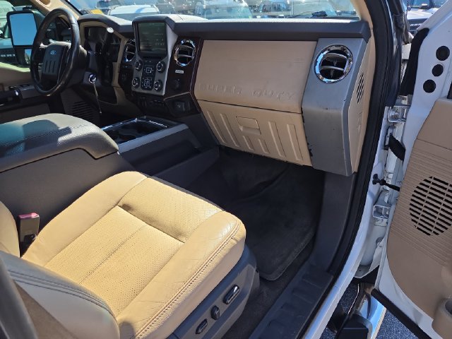 Used 2015 Ford F250 Lariat w/ Lariat Ultimate Package AWD/4WD image 31