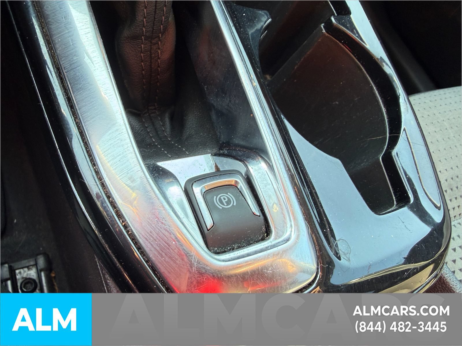 Used 2025 Chevrolet Trax LT FWD image 24