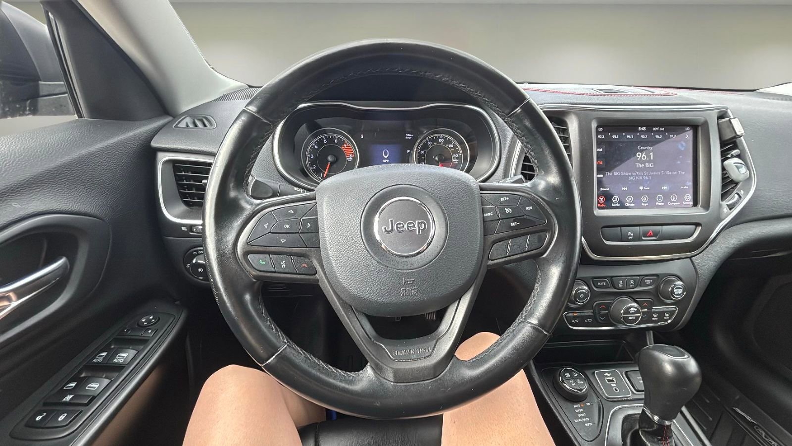 Used 2020 Jeep Cherokee Trailhawk AWD/4WD image 8