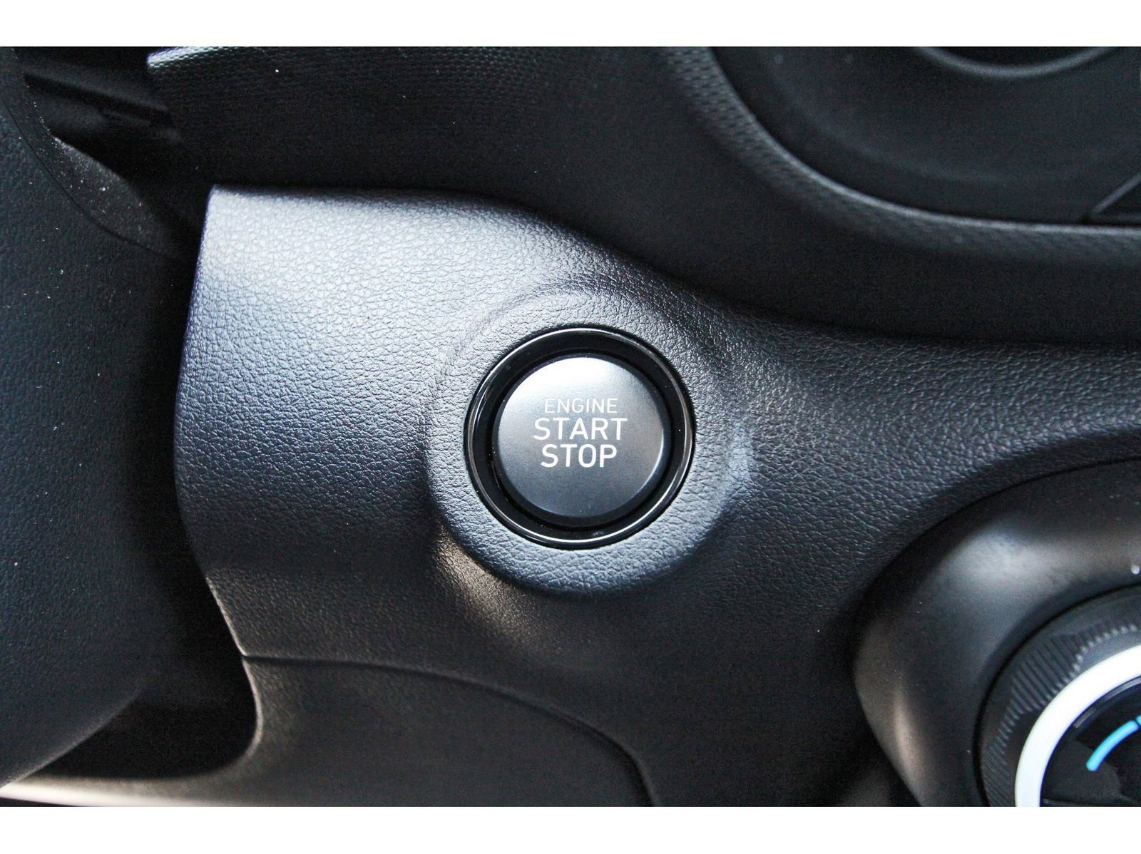 Used 2025 Hyundai Venue Limited image 20