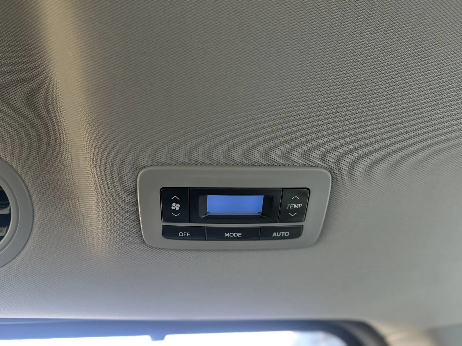Used 2019 Toyota Sienna XLE FWD image 41