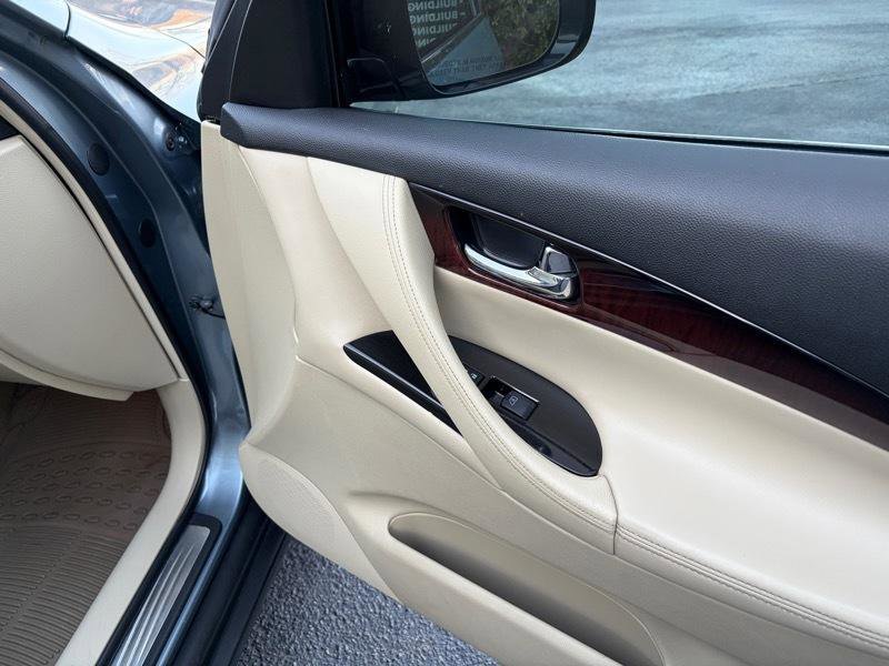 Used 2016 INFINITI QX50 2WD w/ Premium Plus Package image 39