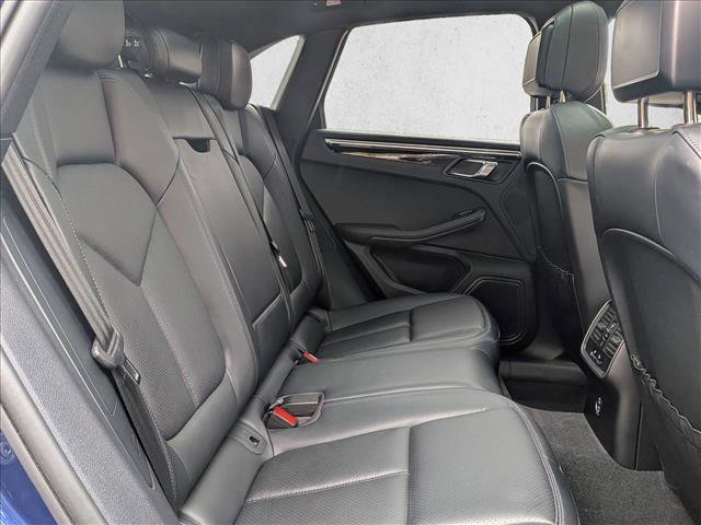 Used 2023 Porsche Macan image 20