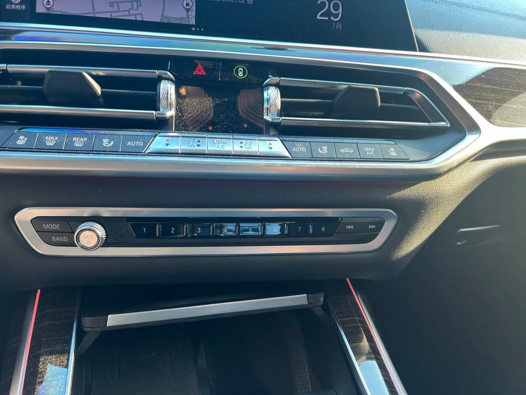 Used 2020 BMW X7 xDrive40i w/ M Sport Package AWD/4WD image 18