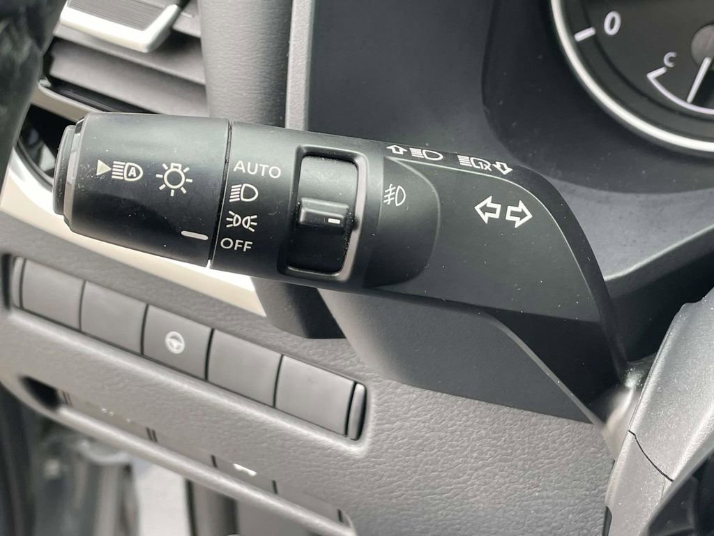 Used 2022 Nissan Rogue SL w/ SL Premium Package image 22