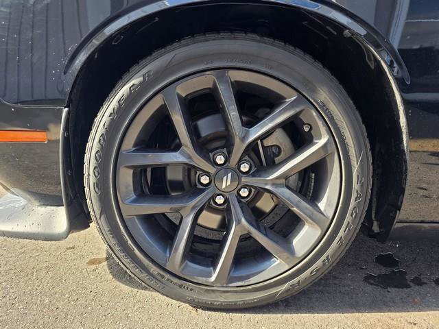 Used 2022 Dodge Challenger R/T w/ Blacktop Package image 18