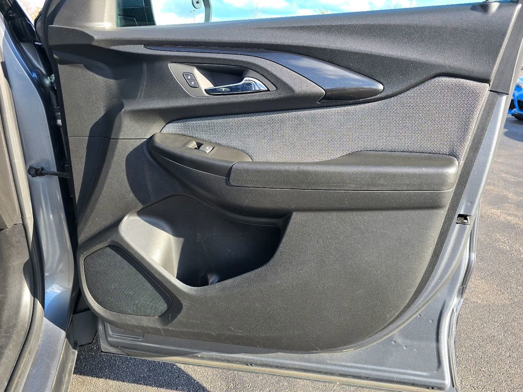Used 2022 Chevrolet TrailBlazer LT image 32
