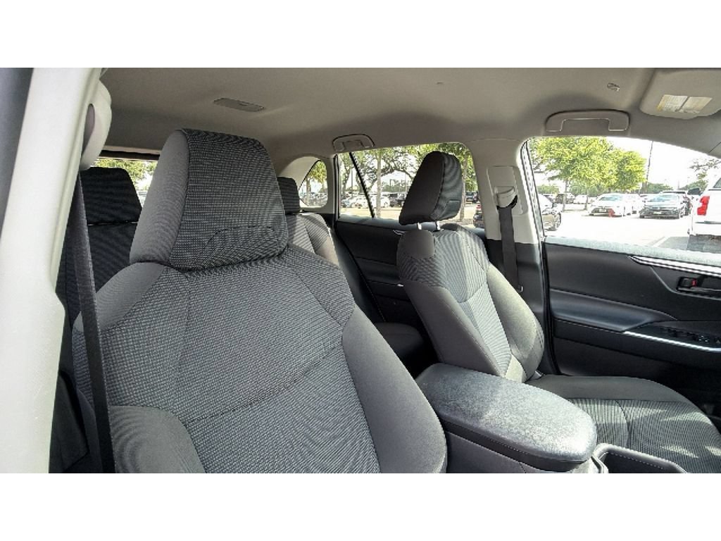 Used 2024 Toyota RAV4 LE FWD image 35