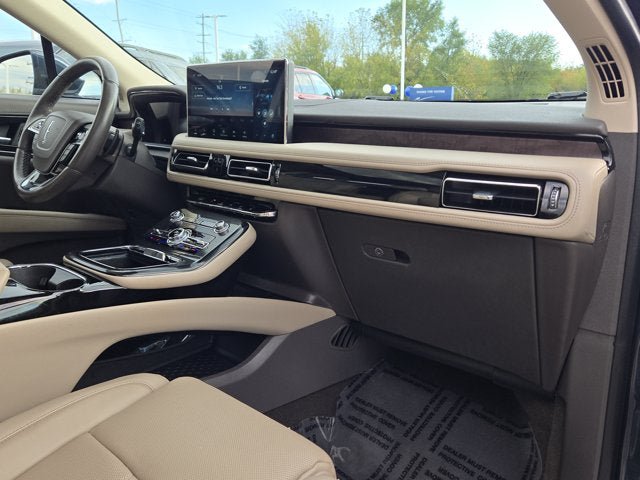 Used 2023 Lincoln Nautilus Reserve w/ Equipment Group 201A AWD/4WD image 5