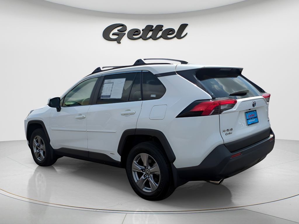 Used 2023 Toyota RAV4 XLE w/ XLE Grade Weather Package image 9