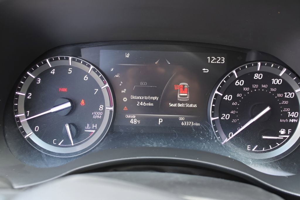 Used 2021 Toyota Highlander XLE AWD/4WD image 11
