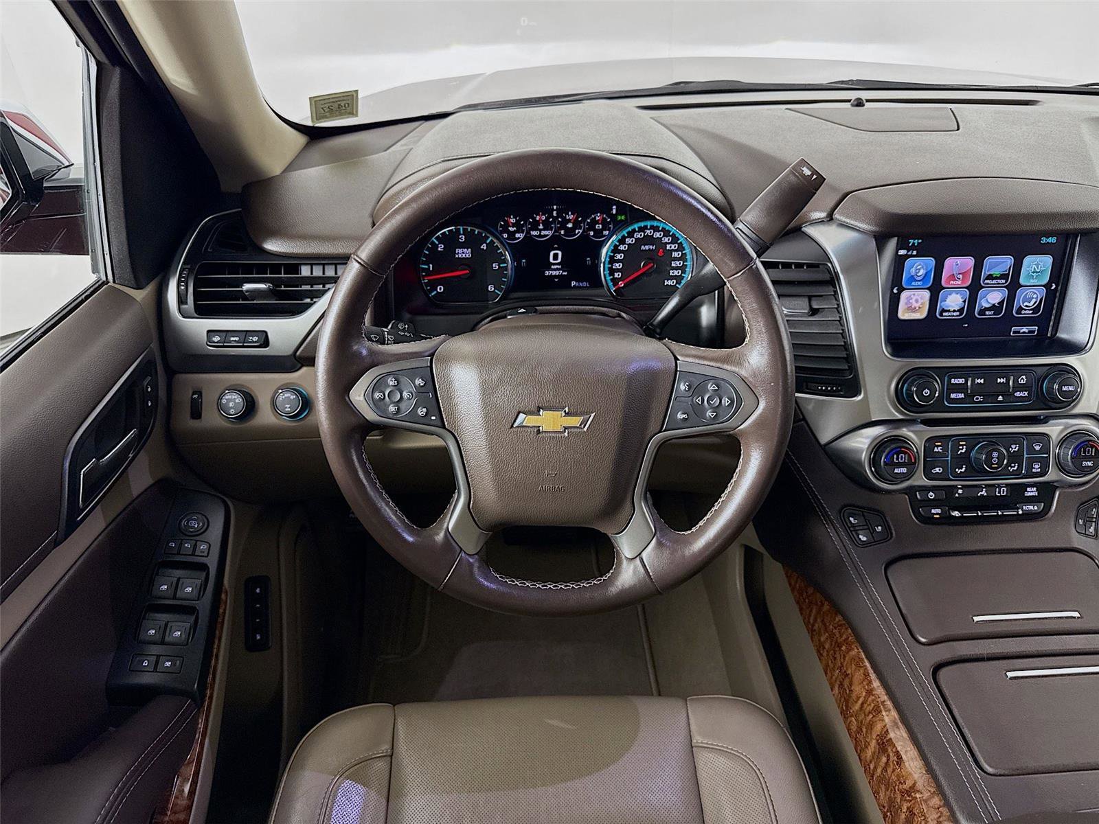 Used 2019 Chevrolet Suburban Premier AWD/4WD image 24