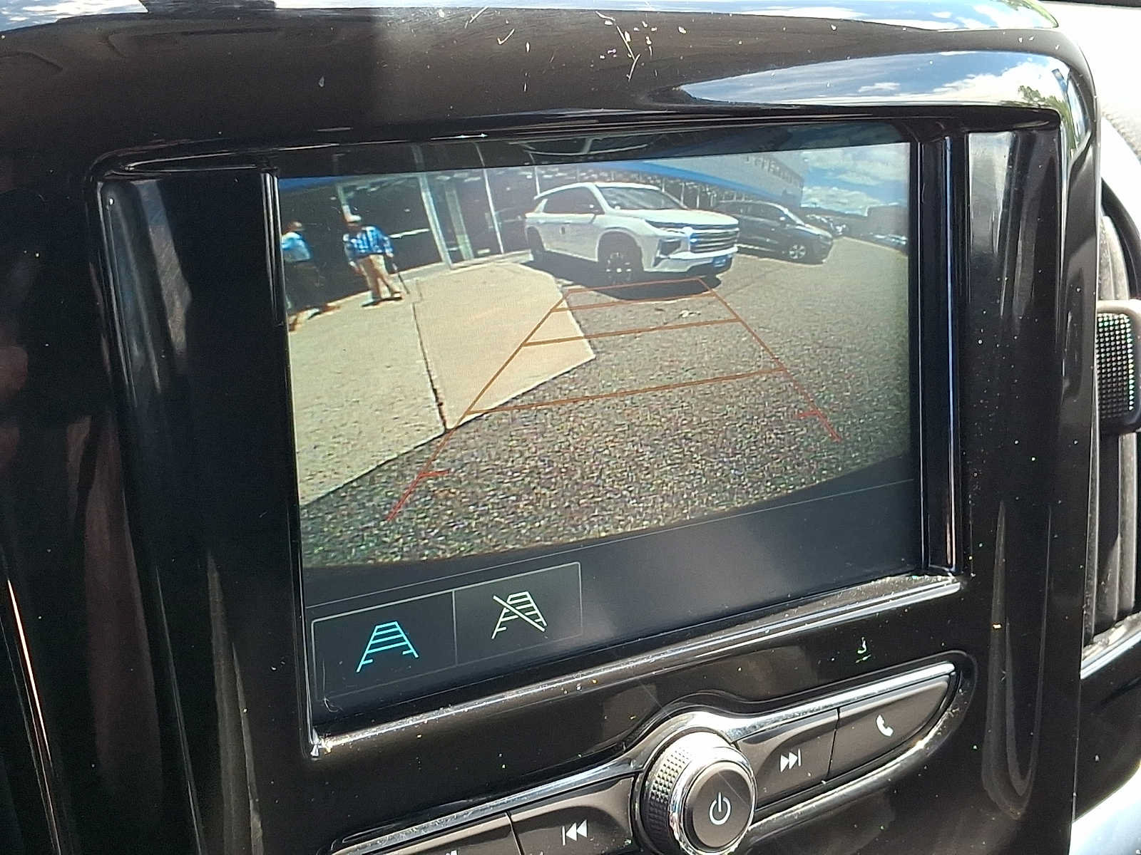 Used 2019 Chevrolet Traverse LS FWD image 18
